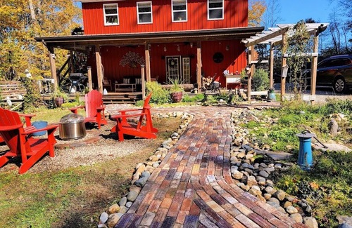 Millfield House | Woodland EcoGreen Guesthouse - Premier Host-Getaway for Two!