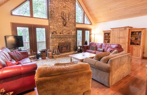 Highlands Hills House | Woodland Hills Retreat - 5 Bedroom Option