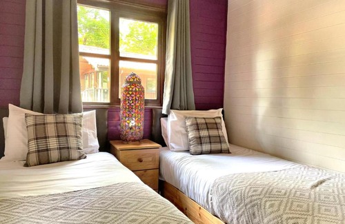 Llanybri Cabin | Woodland Lodge’s St Clears