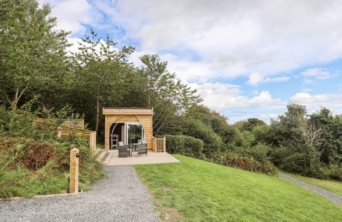 Corwen Cottage | WOODLAND POD, pet friendly, country holiday cottage in Corwen