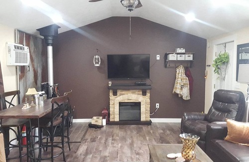 Rapid City Cabin | Woodland Shedteau minutes away from Pactola and Sheridan Lake