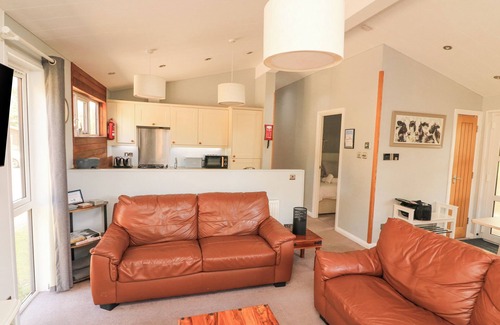Liverton Cottage | WOODLAND VIEW 7 - OAK CABIN, pet friendly, with pool in Chudleigh