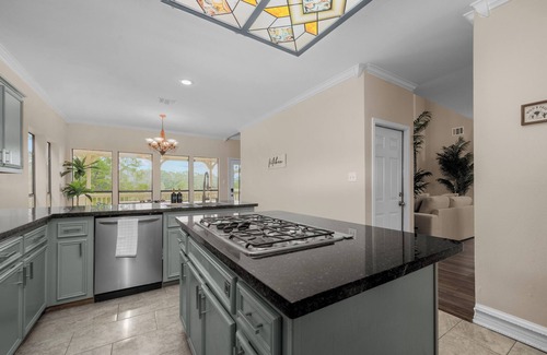 Conroe House | Woodlands Area Lakeview Retreat