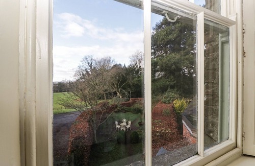 Little Cowarne Cottage | WOODLANDS COTTAGE, pet friendly, character holiday cottage in Docklow