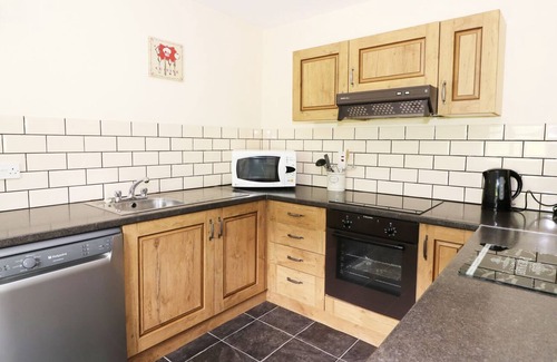 Builth Wells Apartment | WOODPECKER 2, with pool in Llanafan Fawr