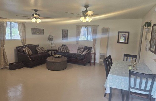 Mayhill Cabin | Woodpecker Cabin