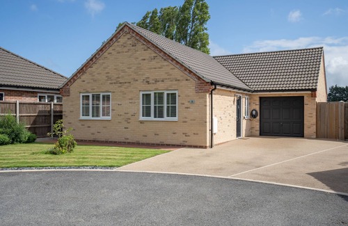 Scratby House | Woodpecker Lodge | East Ruston Cottages