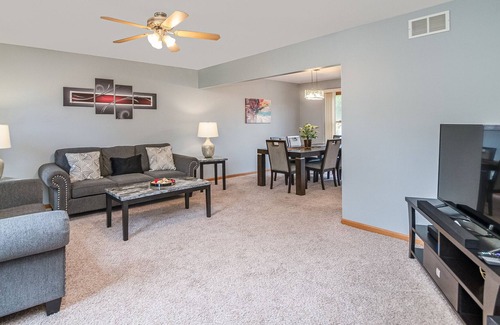 Woodridge House | Woodridge Rental