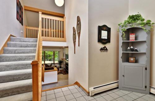 Killington House | Woods Resort and Spa A7 - Cozy 2-Bedroom Condo with Skiing, Tennis, Spa, Hot Tub and Pool Access