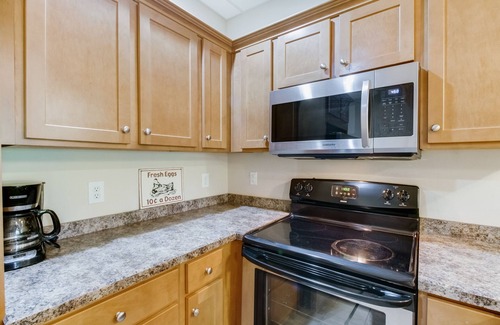 Madison Heights House | Woods & Water to Explore just 20 mins to Liberty Univ - 10 to Downtown Lynchburg
