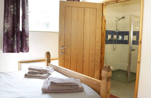 Newtown Cottage | WOODSIDE COTTAGE, pet friendly, character holiday cottage in Kerry