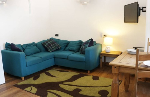 Newtown Cottage | WOODSIDE COTTAGE, pet friendly, character holiday cottage in Kerry