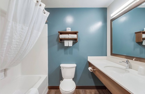 Greenacres Hotel | WoodSpring Suites Bakersfield Airport