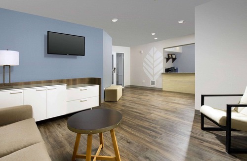 Darien Hotel | WoodSpring Suites Chicago Darien