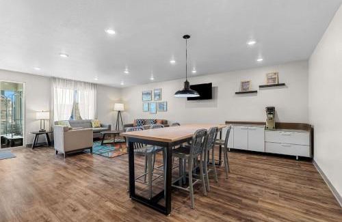 Corona Hotel | WoodSpring Suites Corona