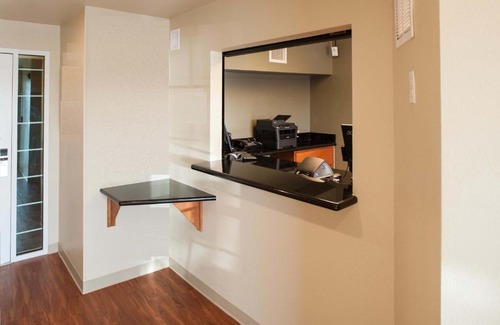 Liberty Hotel | WoodSpring Suites Kansas City Liberty