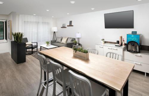 Redmond Hotel | WoodSpring Suites Seattle Redmond