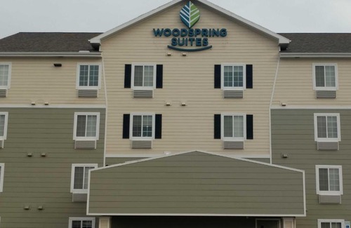 Williston Hotel | WoodSpring Suites Williston