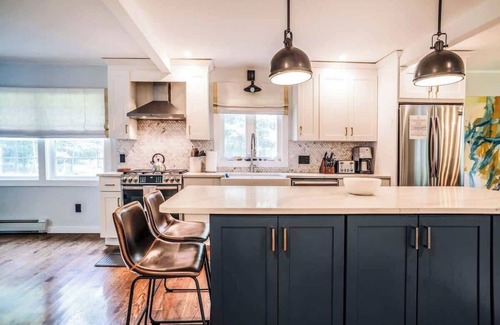Zena House | Woodstock Family Home w/Tree House + Heated Pool