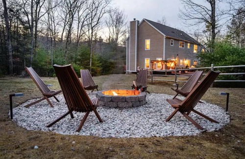 Mount Marion House | Woodstock/Saugerties Retreat- Pool/Hot Tub/FirePit