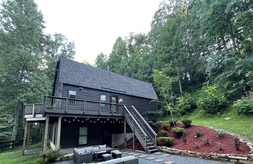 Haymarket House | Woodsy 5-Bedroom Mountain Retreat