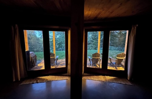 Apple River Cabin | Woodsy Cabin Escape |Apple Canyon Lake near Galena
