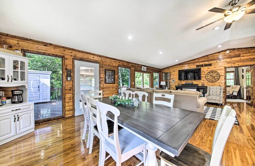 Shelbyville House | Woodsy Home w/View, 1 Mi to Lake Shelbyville