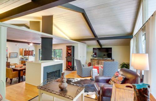 Mountain Home House | Woodsy Mountain Home Escape Walk to Marina!