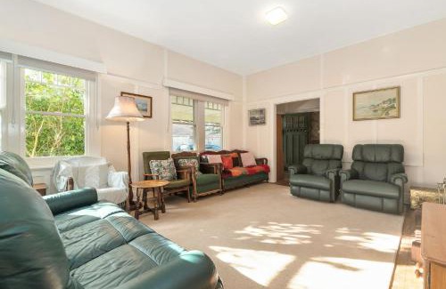 Capel Sound House | Woodthorpe at the Beach - 150m to the beach!
