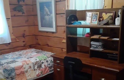 Wauksaukee Cabin | Woody's Cozy Cabin on the Menominee
