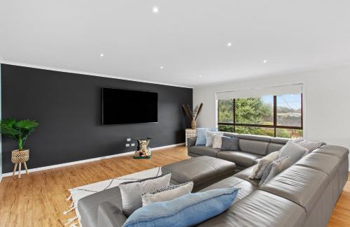 Cape Woolamai House | Woolamai Haven - Family Retreat near San Remo & Surf