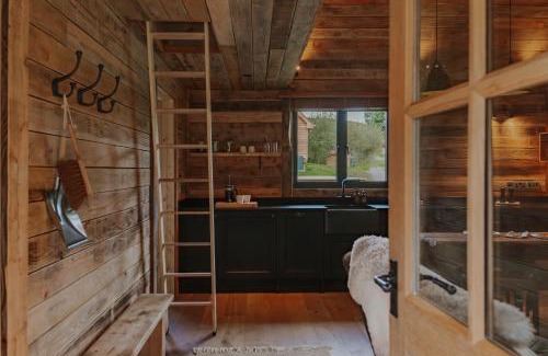 Llandrindod Wells House | Woolly Wood Cabins - Nant