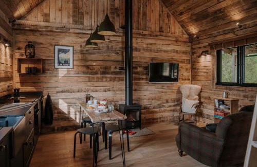 Llandrindod Wells House | Woolly Wood Cabins - Nant