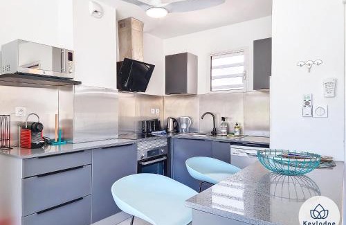 Saint-Pierre De La Reunion Apartment | Wopé l'appart - T4 duplex proche du CHU - Terre Sainte