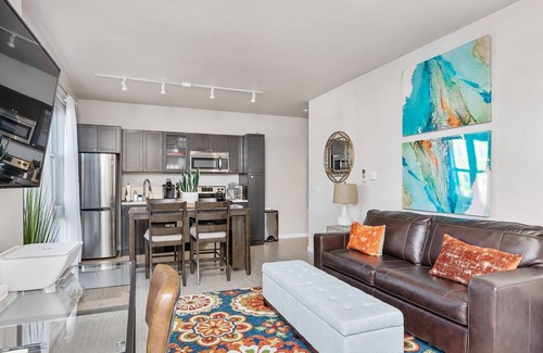 Powderhorn Apartment | Work From Here☕️Fast WiFi☕️Desk☕️Keurig+Coffee☕️W/D