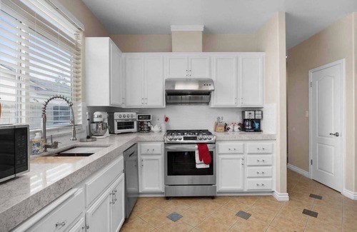Greenacres House | Work & Play Haven: Pet-Friendly|Garage Available|Huge Yard|Month-to-Month #41913