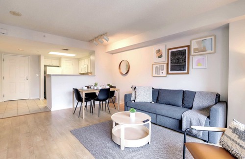 Ballston Apartment | Work & Relax: The Perfect Ballston Stay
