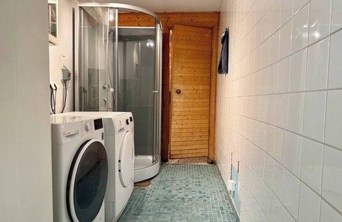 Goteborg Municipality House | Workers - 16 Beds - 2 Bath - All Inc - Near Volvo