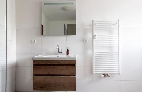 Gronau Apartment | Workers Home- Central - 8 single box spring beds - near Enschede