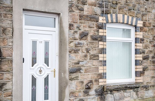 Landore House | Working in Swansea? 4 Bedrooms, Parking