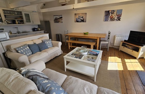 St. Mawes Cottage | Workshop - a holiday home that sleeps 5 guests in 3 bedrooms