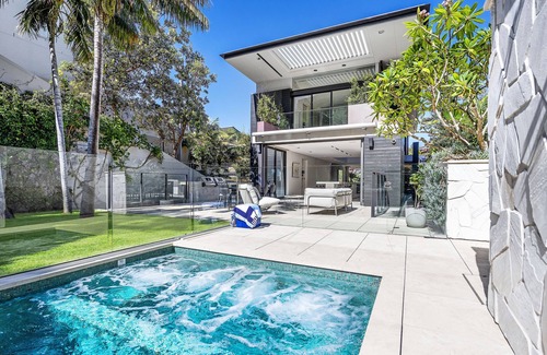 Tamarama House | World class in Tamarama Beach with expansive views