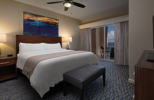 Central Beach Resort | World class resort hotel with a full kitchen and laundry!