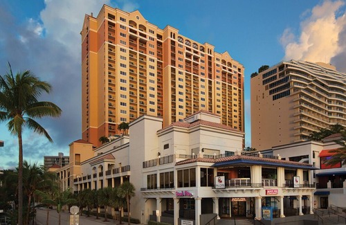 Central Beach Resort | World class resort hotel with a full kitchen and laundry!