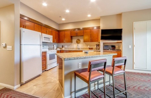 Terra Lago Hotel | WorldMark Indio - 1 Bedroom Accessible