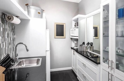 Park West House | WorldMark Inn at the Park - Studio King