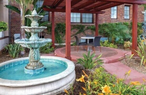 Park West House | WorldMark Inn at the Park - Studio King