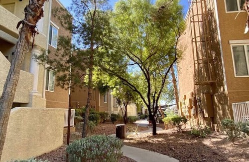 Las Vegas Condo | Worldmark Tropicana Avenue 1BD
