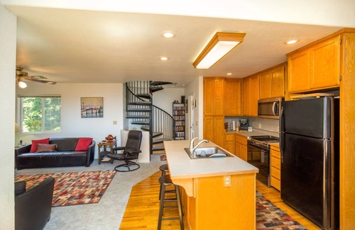 Shelter Cove House | Wow! Amazing Oceanview, walk to Beach & Game room!