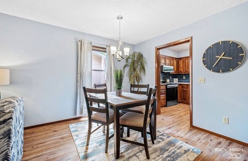 Bella Vista House | WOW! Fabulous Townhouse Walking Distance To Golf, Playground, Trails & More